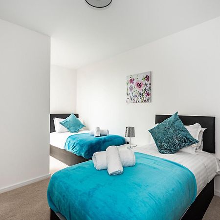 דירות Chiswick Park 3 Bed 3 Bath West London - Parking מראה חיצוני תמונה