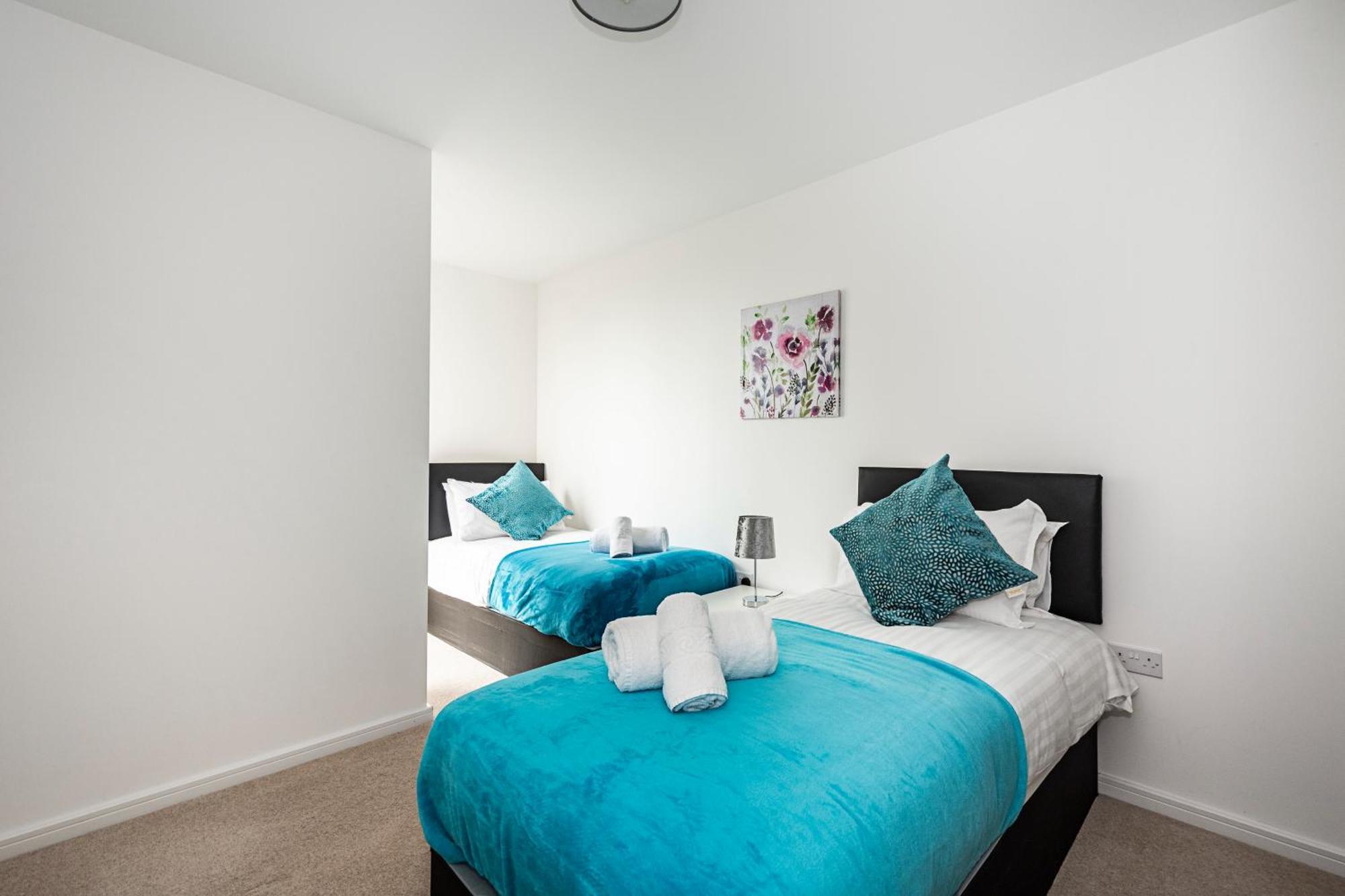 דירות Chiswick Park 3 Bed 3 Bath West London - Parking מראה חיצוני תמונה