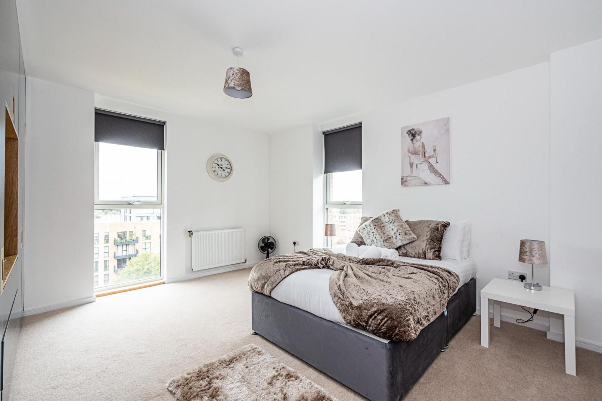 דירות Chiswick Park 3 Bed 3 Bath West London - Parking מראה חיצוני תמונה