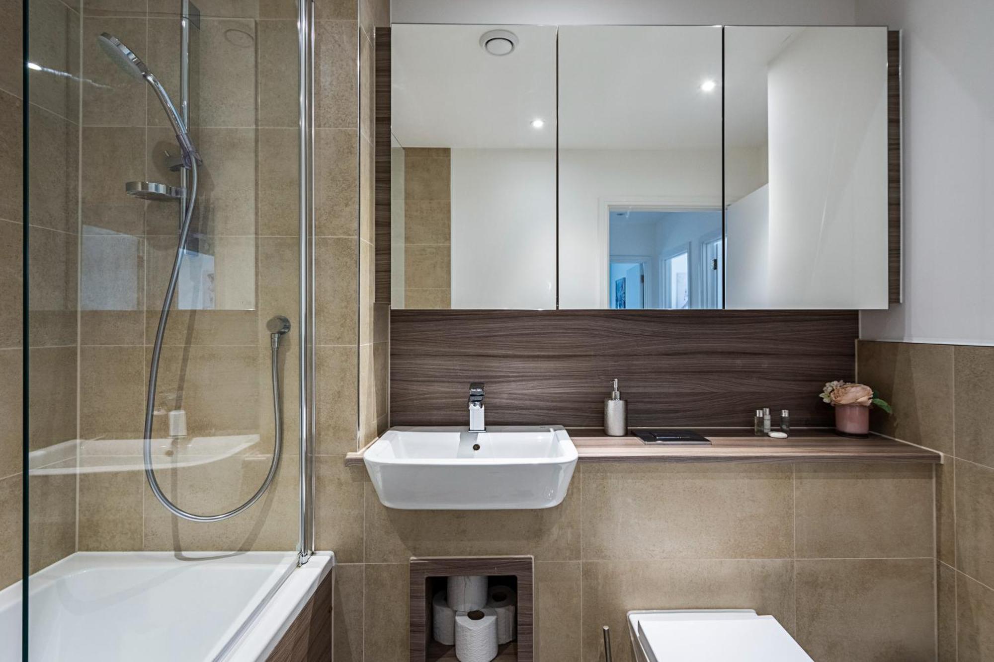 דירות Chiswick Park 3 Bed 3 Bath West London - Parking מראה חיצוני תמונה